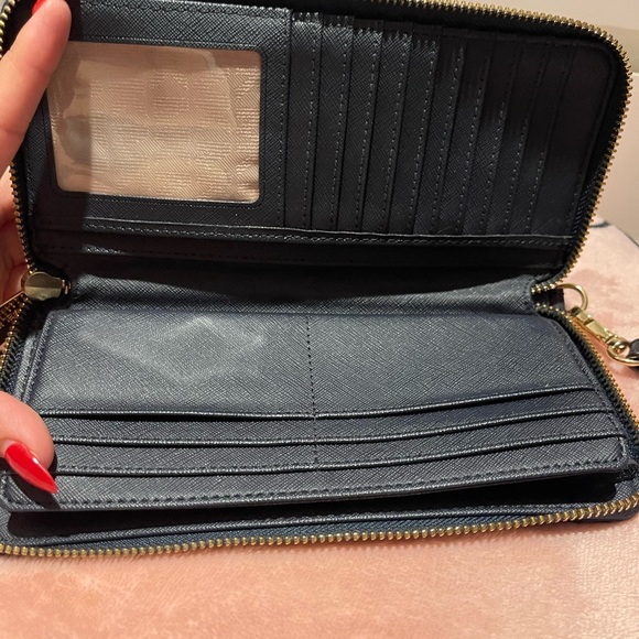 MK Wallet - Picture 3 of 4